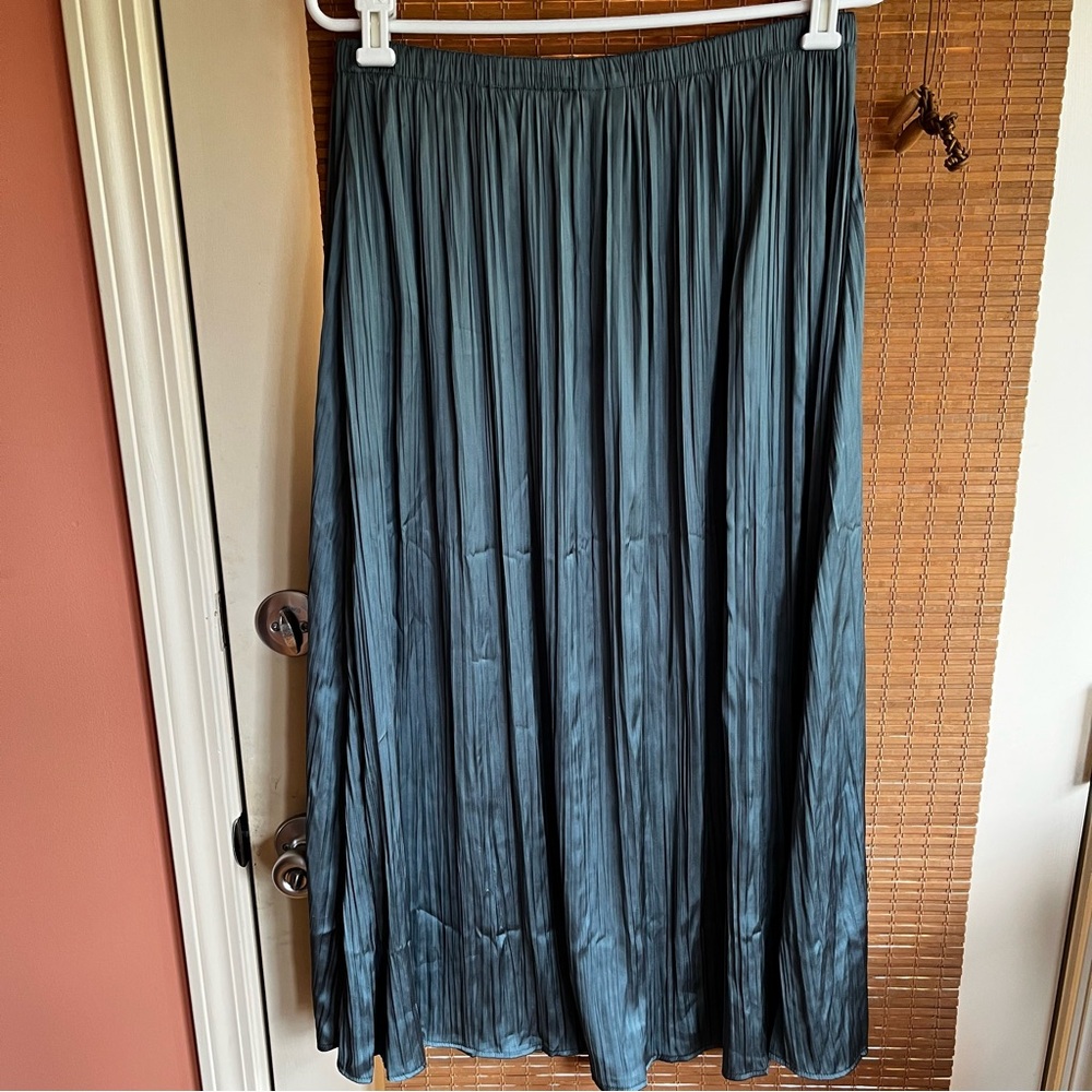 Elegant Teal Crinkle Maxi Skirt